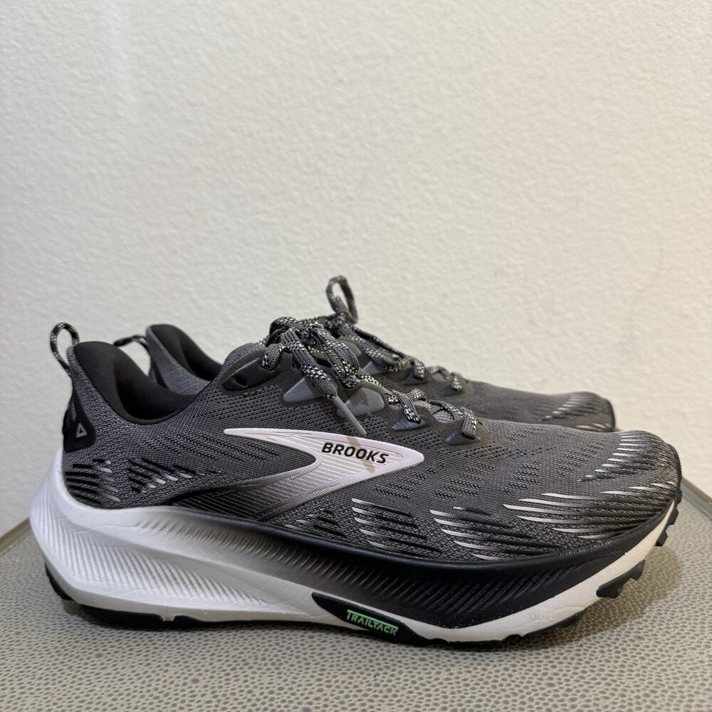 Women's Brooks Ghost Trail, Poppy Seed/Black/Pink, 9.5 B Medium US
